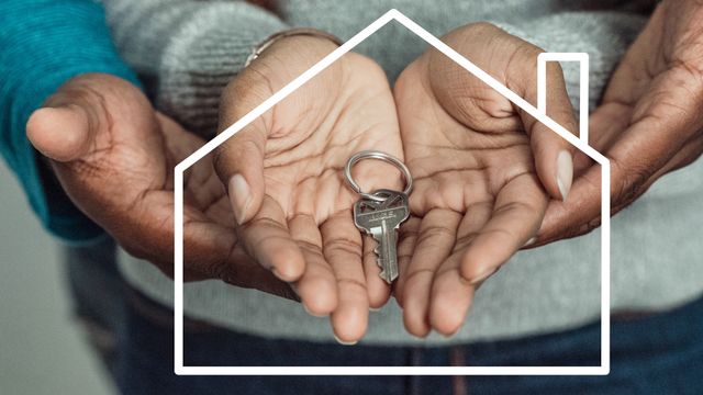 people%20holding%20a%20set%20of%20house%20keys people%20holding%20a%20set%20of%20house%20keys